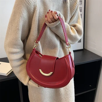 2023 Женская новая седельная сумка из искусственной кожи, роскошная дизайнерская модная сумка подмышками, осенне-зимняя сумка-мессенджер, сумочка Изображение 2