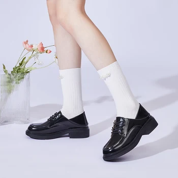 Kangnai/ Женские оксфорды; Женская обувь из спилка на плоской платформе с круглым носком; Женская обувь для шитья на толстой шнуровке; Изображение 2