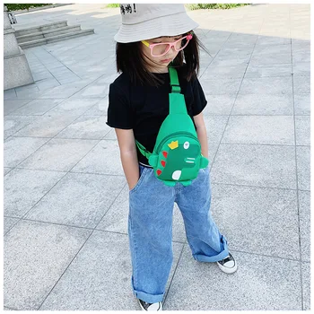 Детские поясные сумки с мультяшным принтом динозавра для путешествий на открытом воздухе, вместительная сумка через плечо на молнии для девочек, подарок для мальчиков, детский нагрудный мешочек Изображение 2