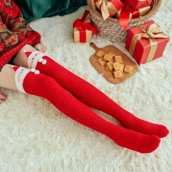 Осенне-зимние рождественские носки выше колена из кораллового бархата с мультяшными объемными женскими бархатными носками для сна Изображение 2