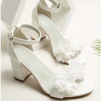 Летние свадебные туфли 2023 года, толстые белые босоножки с принтом, высокие каблуки с пряжкой на щиколотке, элегантный каблук Изображение 2