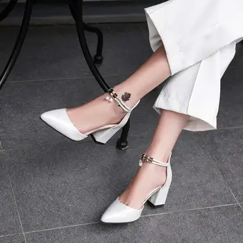 Летние тонкие туфли с острым носком Baotou Женские босоножки с лентой в одну линию Корейская версия Универсальные босоножки на толстом каблуке Свежие туфли на высоком каблуке